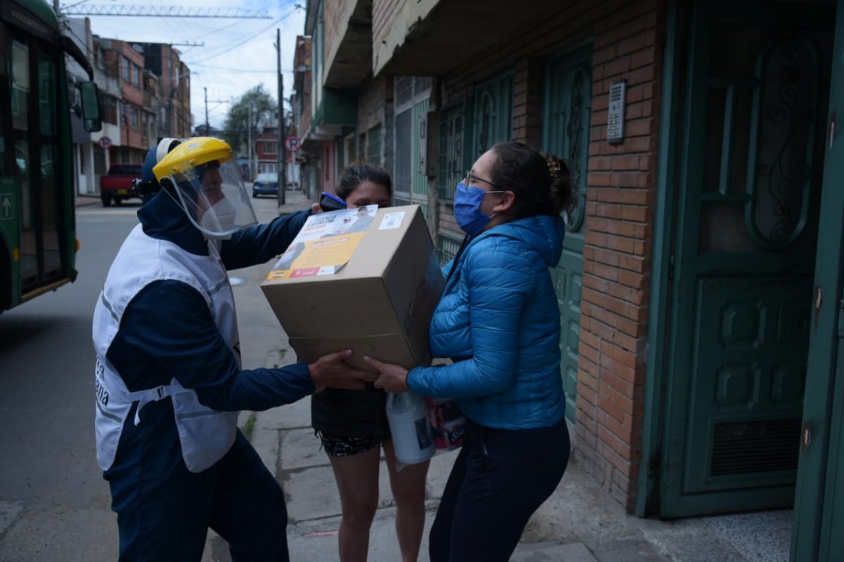 Entrega De Ayudas Humanitarias Ante La Pandemia Del COVID-19